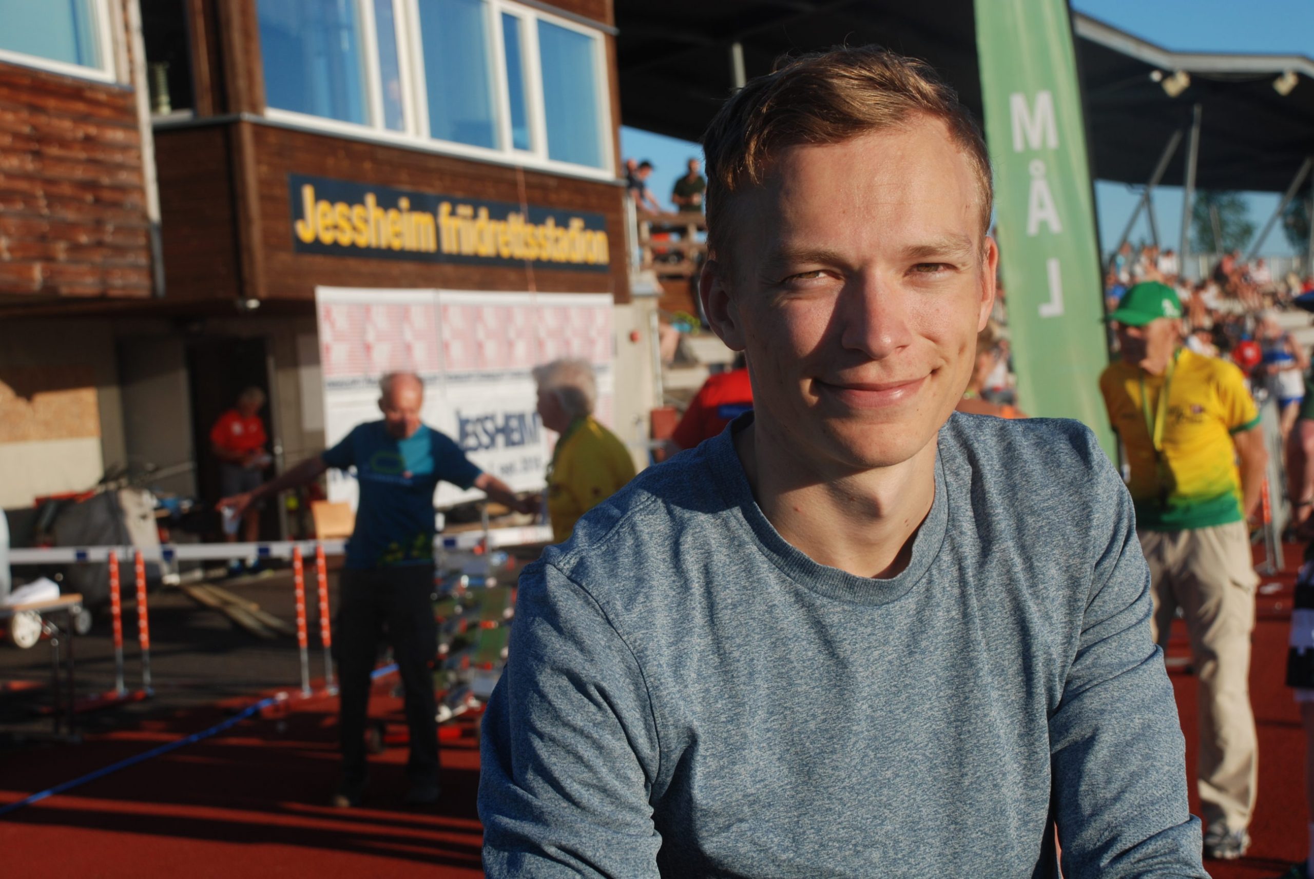 Bli kjent med Markus Einan- som perset i flere øvelser under J-NM