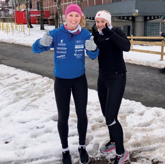 KLARE FOR INNSATS: Synne Bondevik (18) og Ingvild Nilsen (19), Ranheim IL er klare for bakkesprint. FOTO: BJØRN JOHANSEN