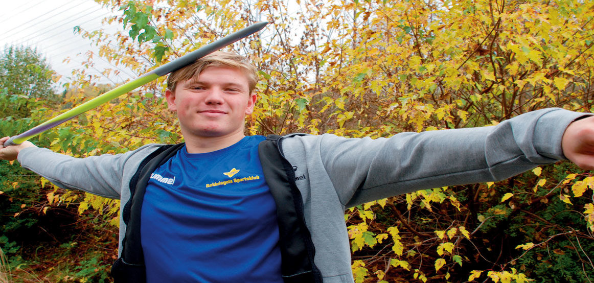 Med sjumilssteg mot spyd-toppen