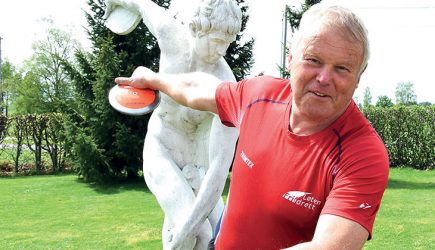 Entret Wembley med hoppski for 60 år siden – nå er Arild verdens beste friidrettsutøver!